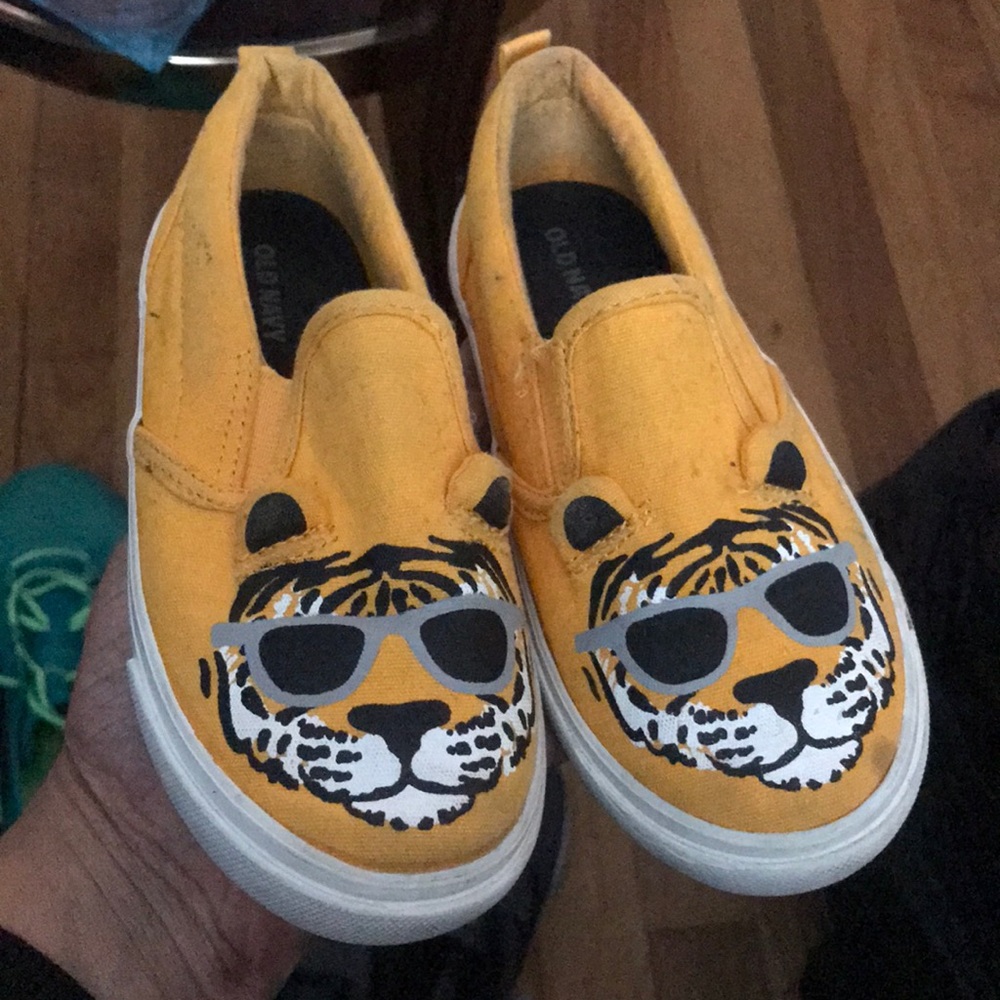 Old Navy Toddler Shoes size 10